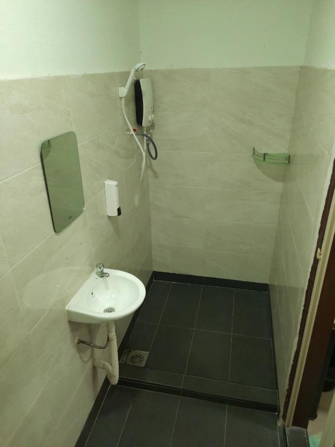 Mn Ferringhi Inn Batu Ferringhi Eksteriør billede