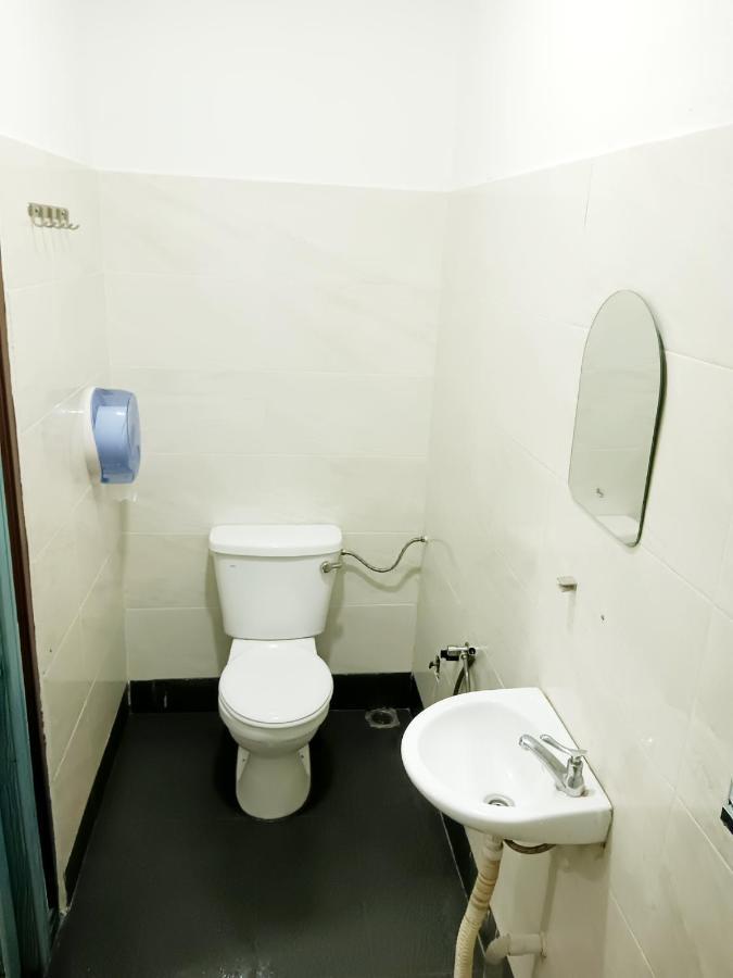 Mn Ferringhi Inn Batu Ferringhi Eksteriør billede